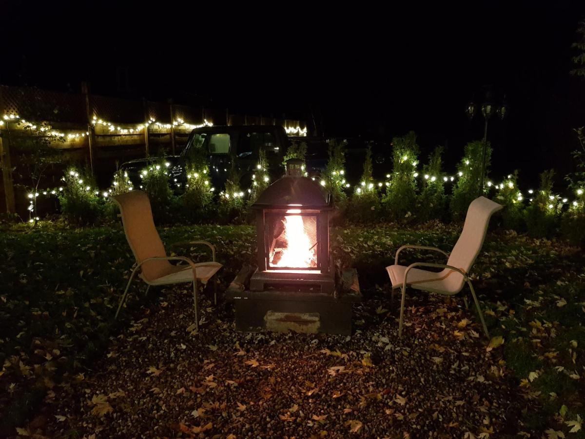 Kokomo Inn Bed And Breakfast Ottawa-Gatineau'S Only Tropical Riverfront B&B On The National Capital Cycling Pathway Route Verte #1 - For Adults Only - Chambre D'Hotes Tropical Aux Berges Des Outaouais Bnb #17542O Экстерьер фото