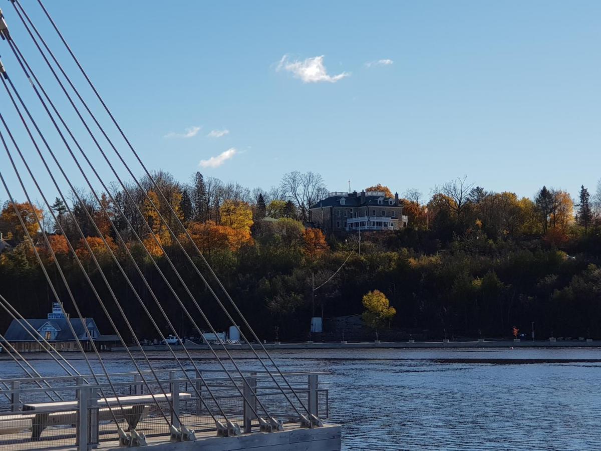 Kokomo Inn Bed And Breakfast Ottawa-Gatineau'S Only Tropical Riverfront B&B On The National Capital Cycling Pathway Route Verte #1 - For Adults Only - Chambre D'Hotes Tropical Aux Berges Des Outaouais Bnb #17542O Экстерьер фото