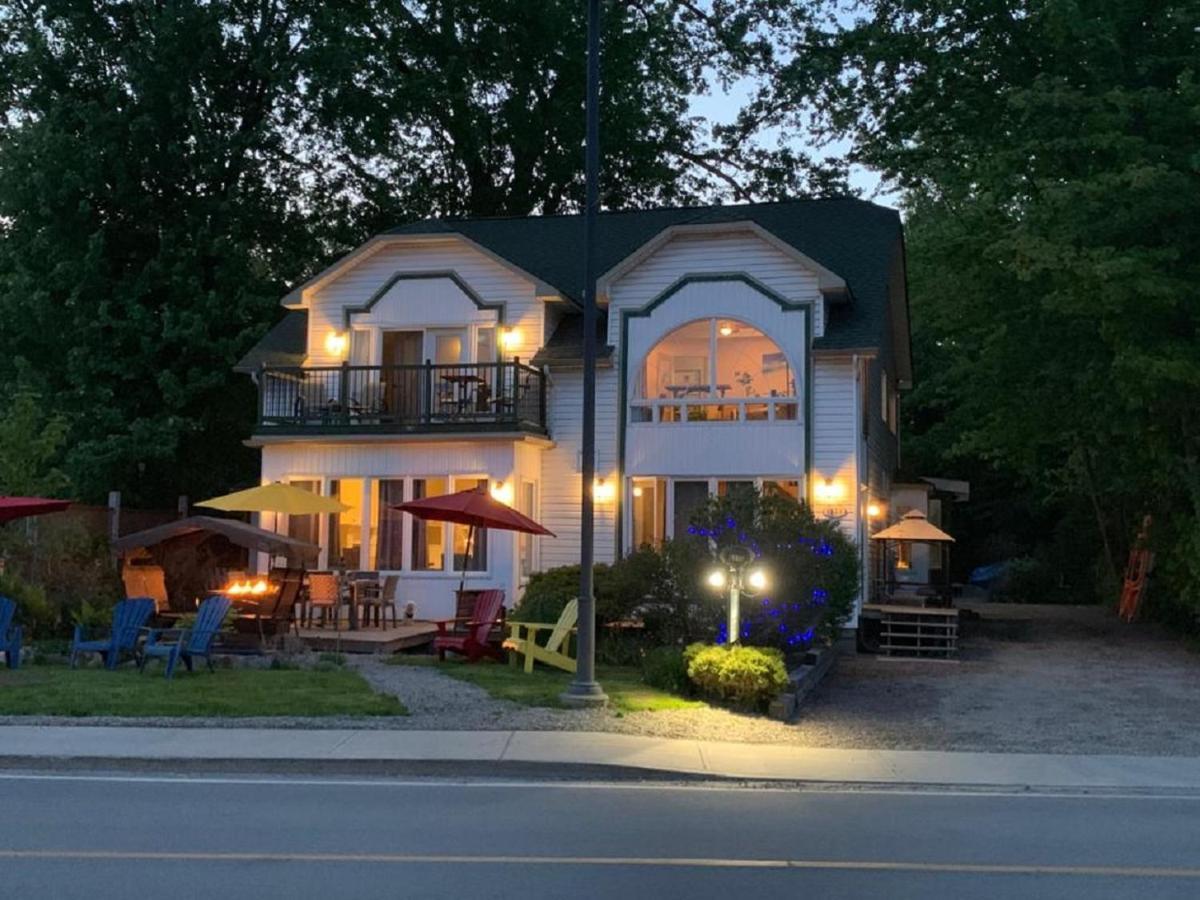 Kokomo Inn Bed And Breakfast Ottawa-Gatineau'S Only Tropical Riverfront B&B On The National Capital Cycling Pathway Route Verte #1 - For Adults Only - Chambre D'Hotes Tropical Aux Berges Des Outaouais Bnb #17542O Экстерьер фото