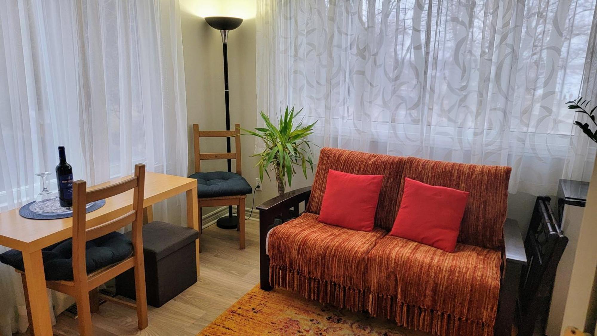 Kokomo Inn Bed And Breakfast Ottawa-Gatineau'S Only Tropical Riverfront B&B On The National Capital Cycling Pathway Route Verte #1 - For Adults Only - Chambre D'Hotes Tropical Aux Berges Des Outaouais Bnb #17542O Номер фото