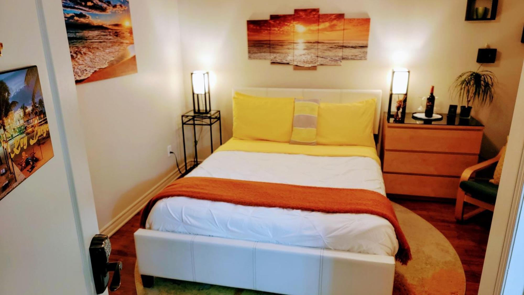 Kokomo Inn Bed And Breakfast Ottawa-Gatineau'S Only Tropical Riverfront B&B On The National Capital Cycling Pathway Route Verte #1 - For Adults Only - Chambre D'Hotes Tropical Aux Berges Des Outaouais Bnb #17542O Номер фото